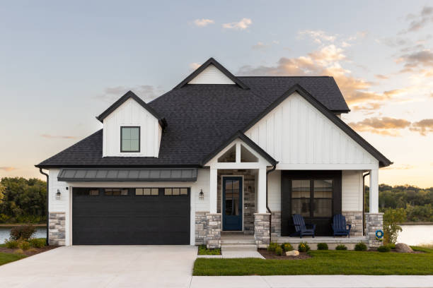 Best Roof Moss and Algae Removal  in Toluca, IL